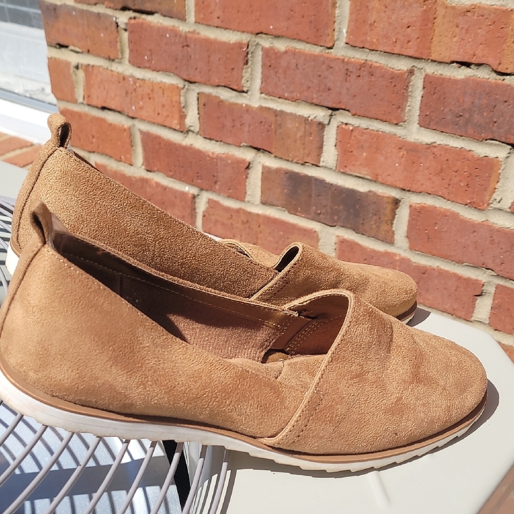 Women's Tan Suede Flats